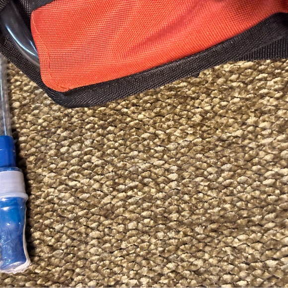 swiss gear waterbottle backpack - Picture 4 of 4